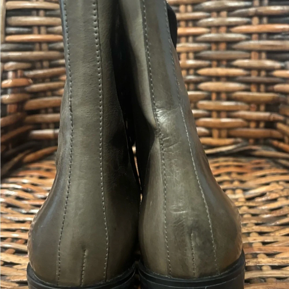 Gabriella Green  Leather Combat Boots in size 38/7.5 Great Condition! - Picture 12 of 16